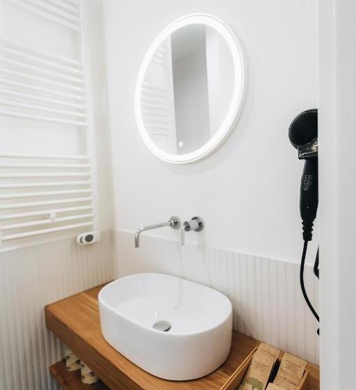 تختخواب و صبحانه Centoquindici Rooms & Suite