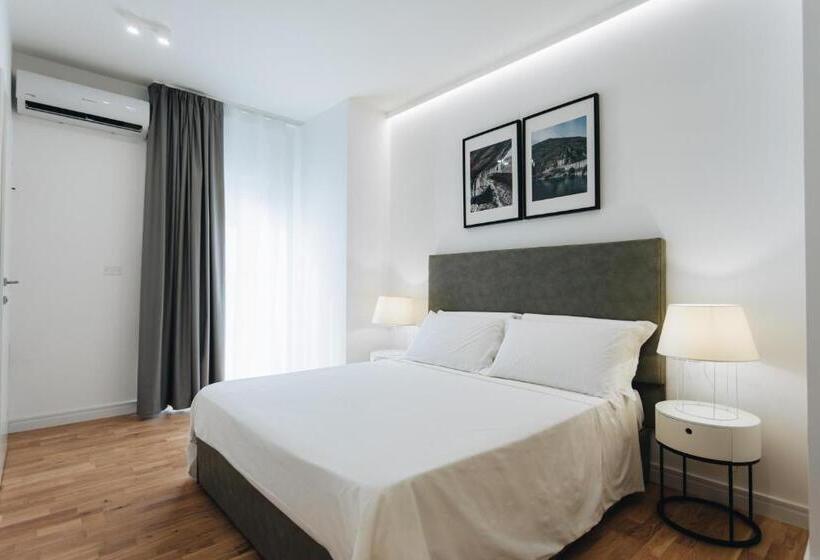 تختخواب و صبحانه Centoquindici Rooms & Suite