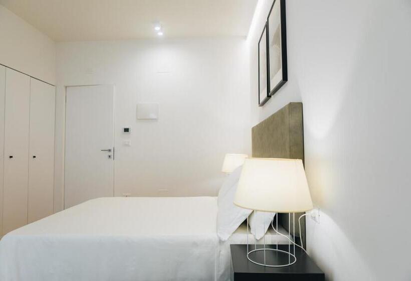 تختخواب و صبحانه Centoquindici Rooms & Suite