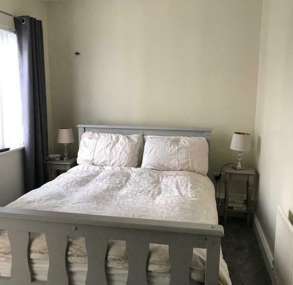 مبيت وإفطار The Strand Guest House