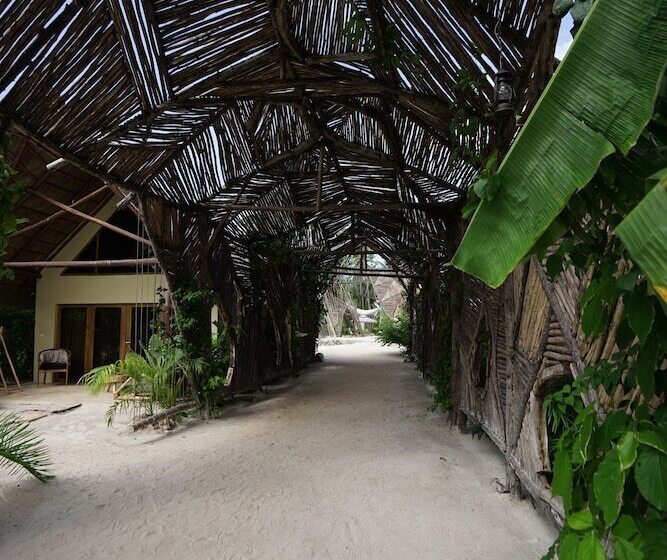 בית מלון כפרי The Nest Boutique Resort