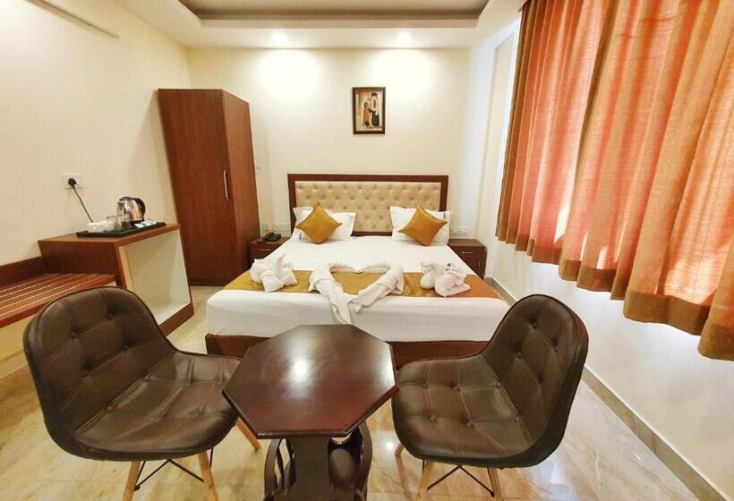 בית מלון כפרי The Park Residency