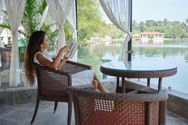 هتل Veda5 Wellness Retreat & Spa