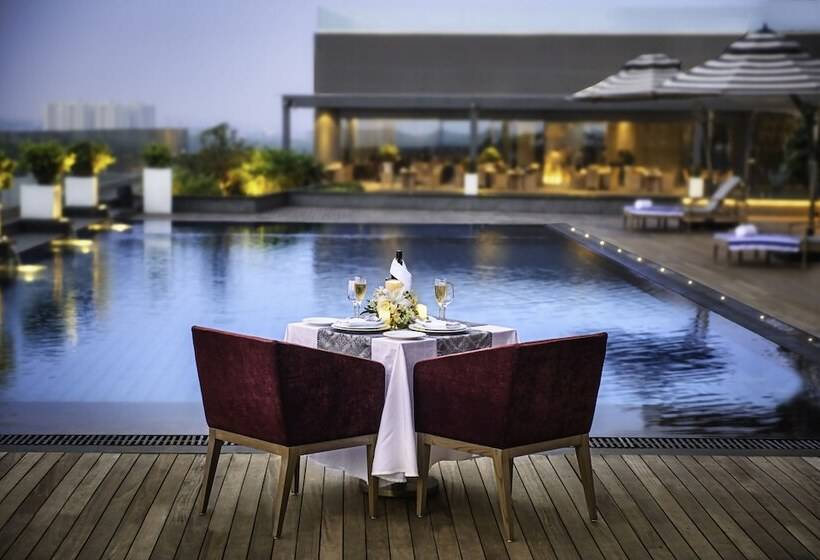 هتل Vivanta Bhubaneswar Dn Square