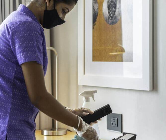 هتل Vivanta Bhubaneswar Dn Square