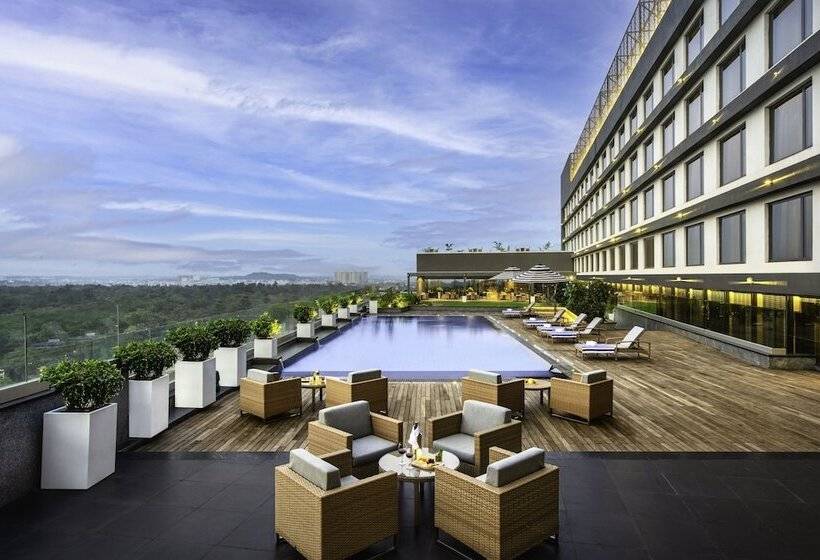 هتل Vivanta Bhubaneswar Dn Square