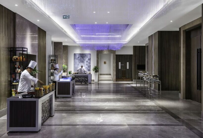 هتل Vivanta Bhubaneswar Dn Square