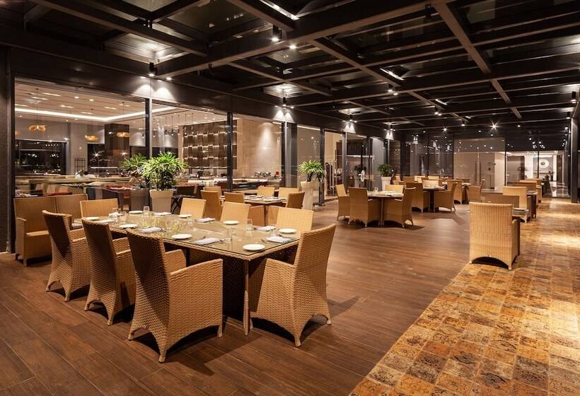 هتل Vivanta Bhubaneswar Dn Square