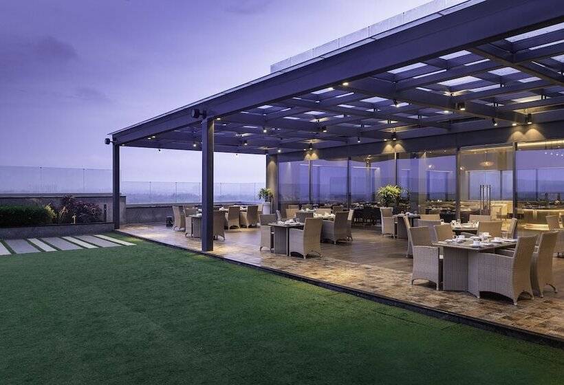 هتل Vivanta Bhubaneswar Dn Square