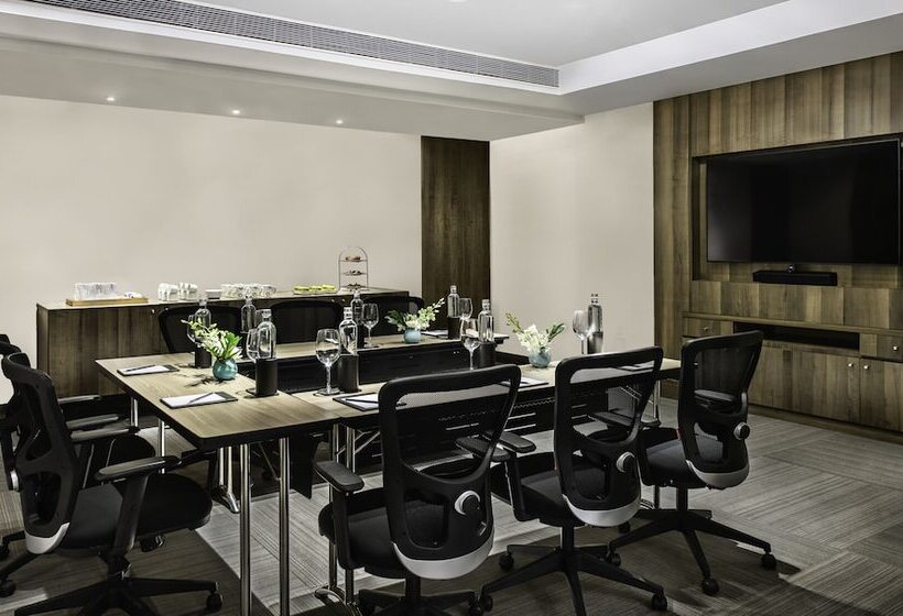 هتل Vivanta Bhubaneswar Dn Square