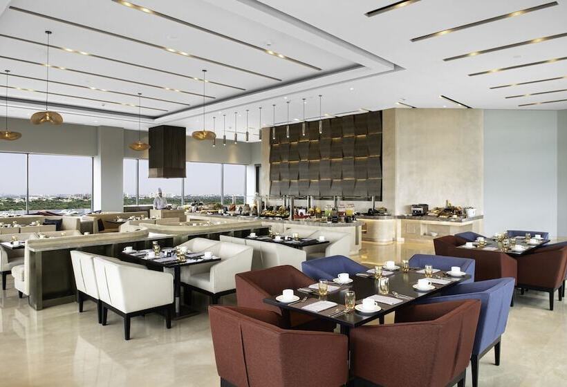 هتل Vivanta Bhubaneswar Dn Square