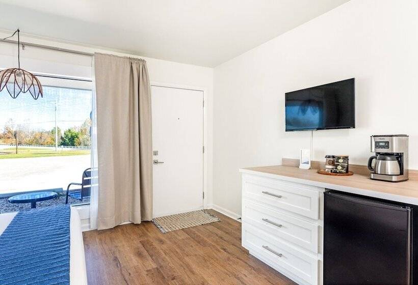 فندق على الطريق St. Clair Motor Lodge