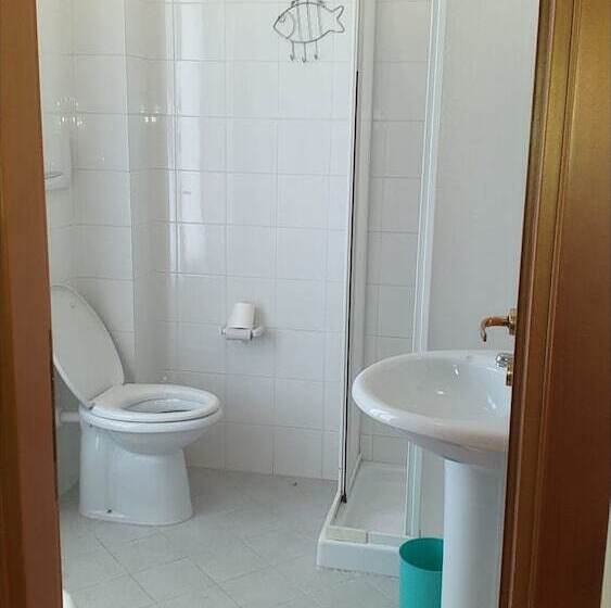 پانسیون Room In Bb   Quadruple Room In Pineto   Relaxing Holiday