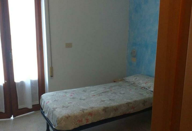 پانسیون Room In Bb   Quadruple Room In Pineto   Relaxing Holiday