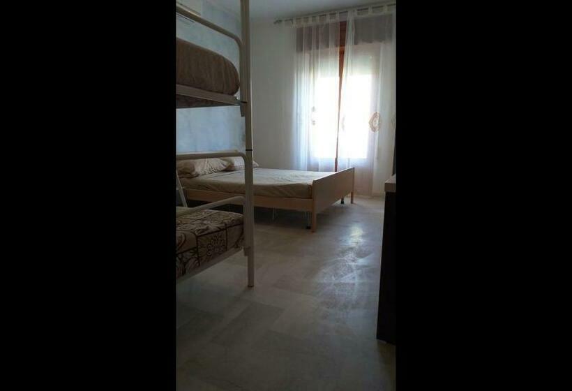 پانسیون Room In Bb   Quadruple Room In Pineto   Relaxing Holiday