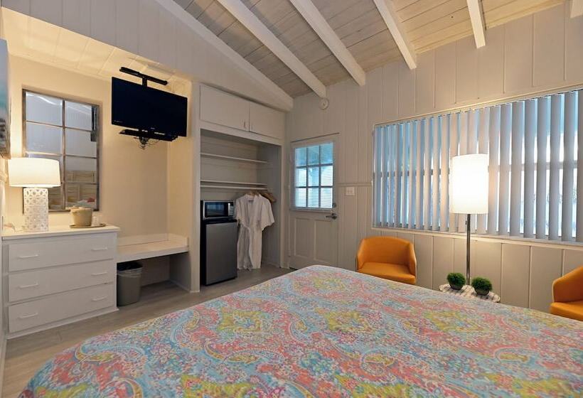 هاستل The Islander Inn