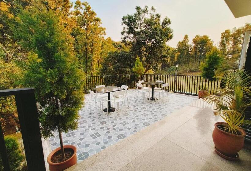 هتل Ataraxia Crestmont Resorts & Spa
