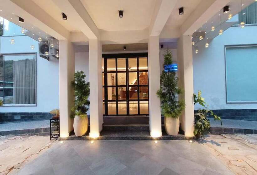 هتل Ataraxia Crestmont Resorts & Spa