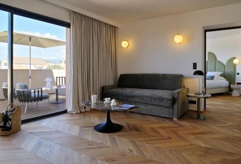 هتل Hôtel & Spa Rocabella