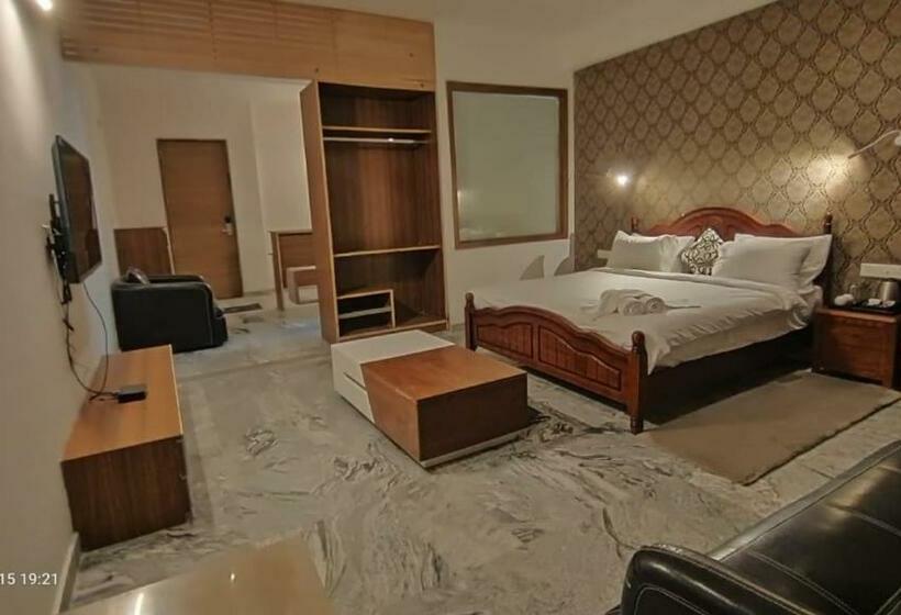 هتل Meridian Hill Top Yercaud