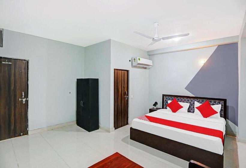 Otel Oyo 81244 Forty Three Mainvue