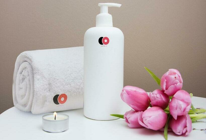 فندق Oyo 81323 Collection O Pooram