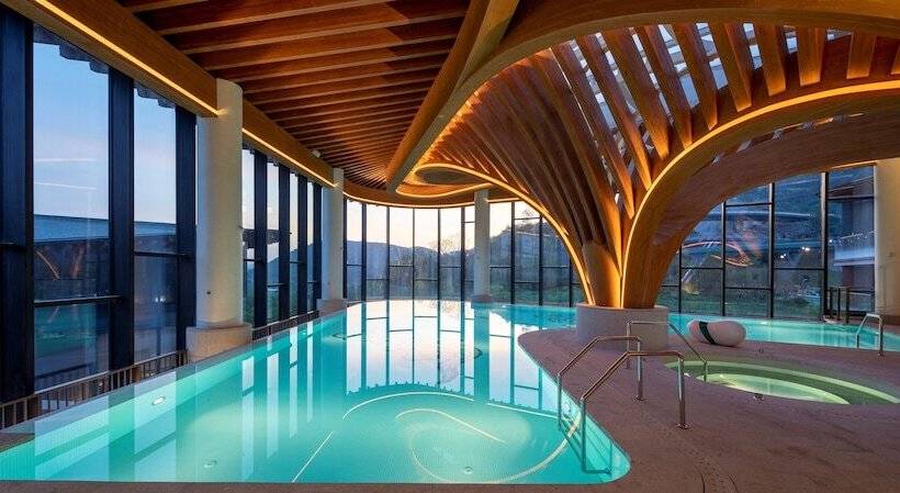 هتل Radisson Collection Resort, Nanjing