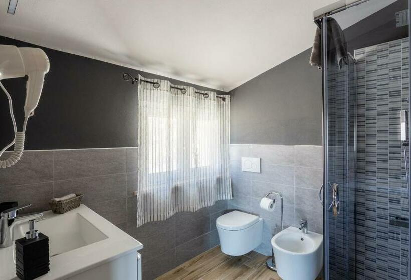 بنسيون Cadoni Guest House