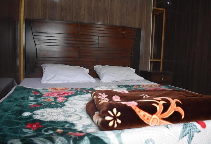 Hotel Tourist World
