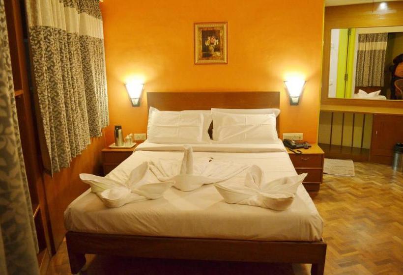 هاستل Grand Palace