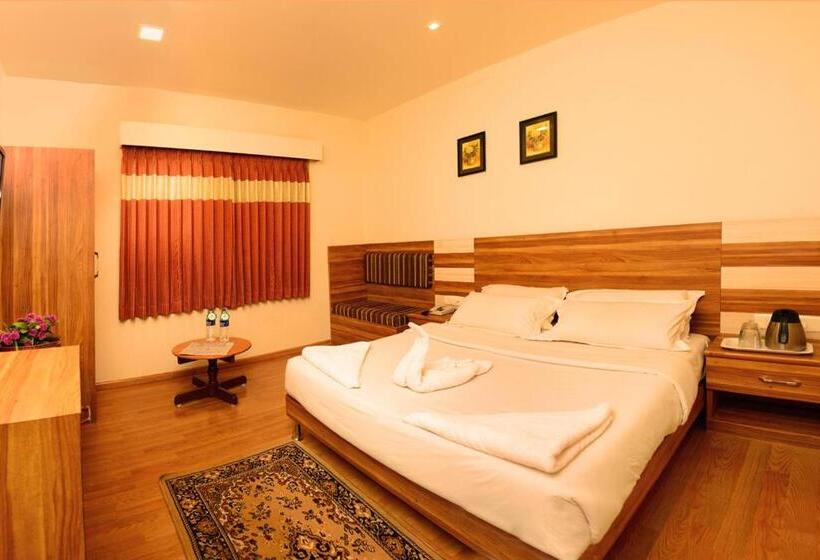 هاستل Grand Palace