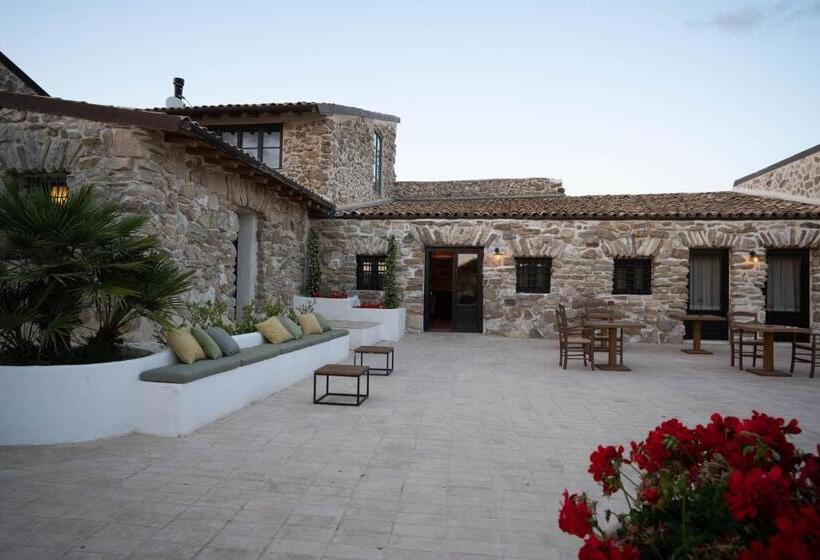 هتل Borgo Delle Pietre