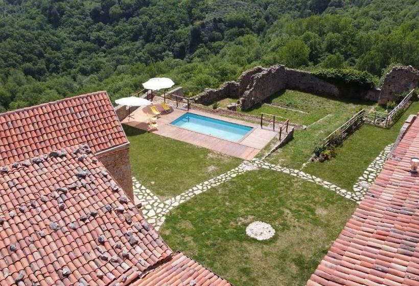 Отель Castello Di Milè