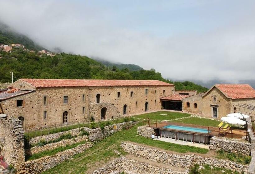 Отель Castello Di Milè
