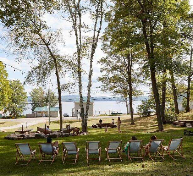 ホテル Somewhere Inn Calabogie