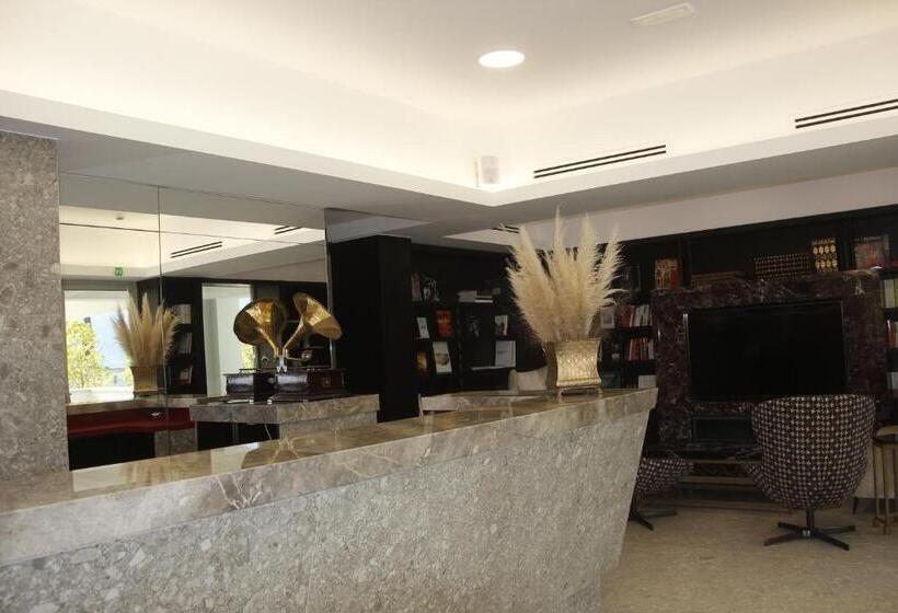 Kairos Resort & Spa