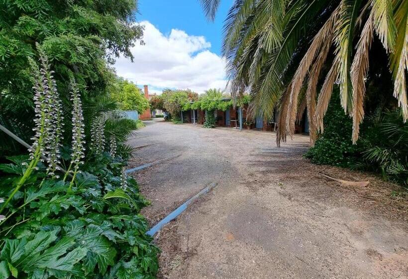 La Cochon Rose Motel