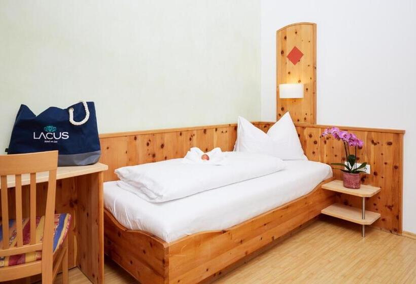 Lacus Hotel Am See