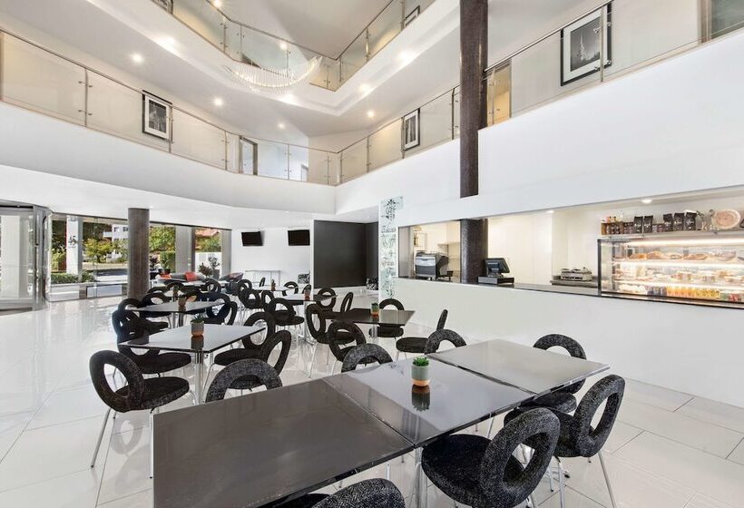 هتل Adina Serviced Apartments Canberra, Dickson