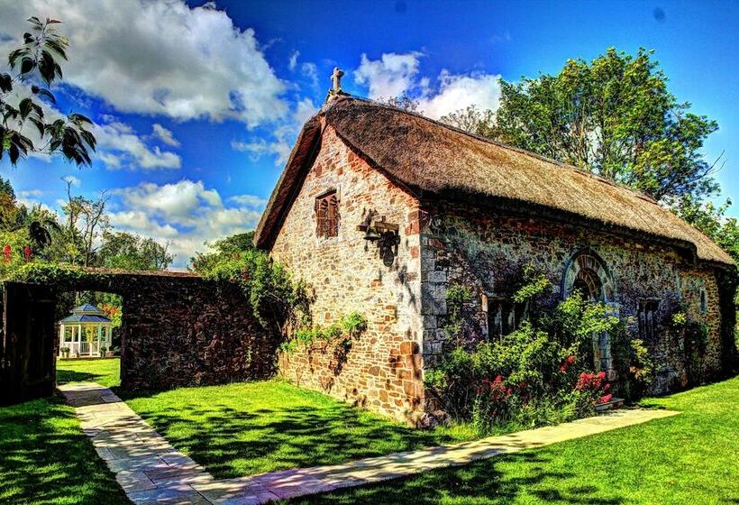 فندق Bickleigh Castle