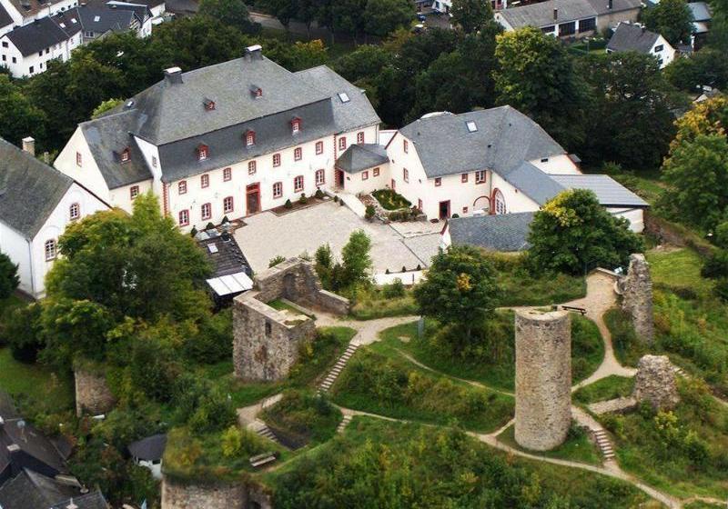 ホテル Burghaus Kronenburg