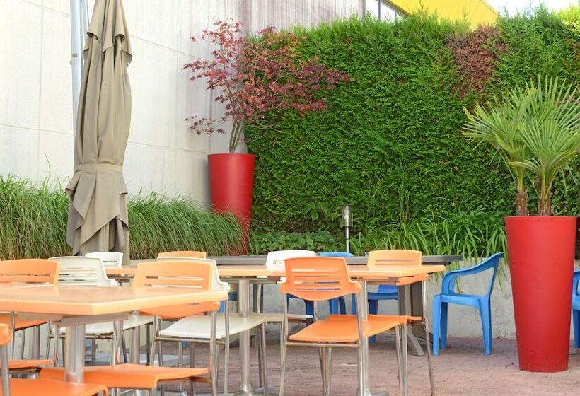 Brit Hotel Essentiel Reims Taissy