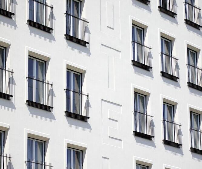 Fotos del hotel Louis Hotel:  7