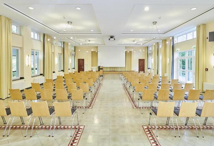 هتل Mutterhaus Düsseldorf
