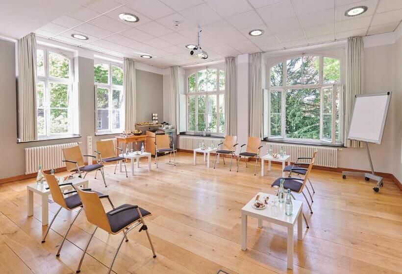 هتل Mutterhaus Düsseldorf