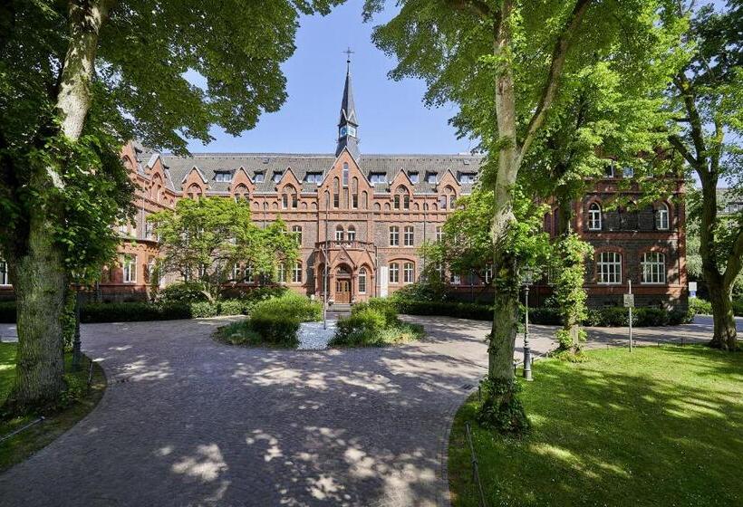 هتل Mutterhaus Düsseldorf