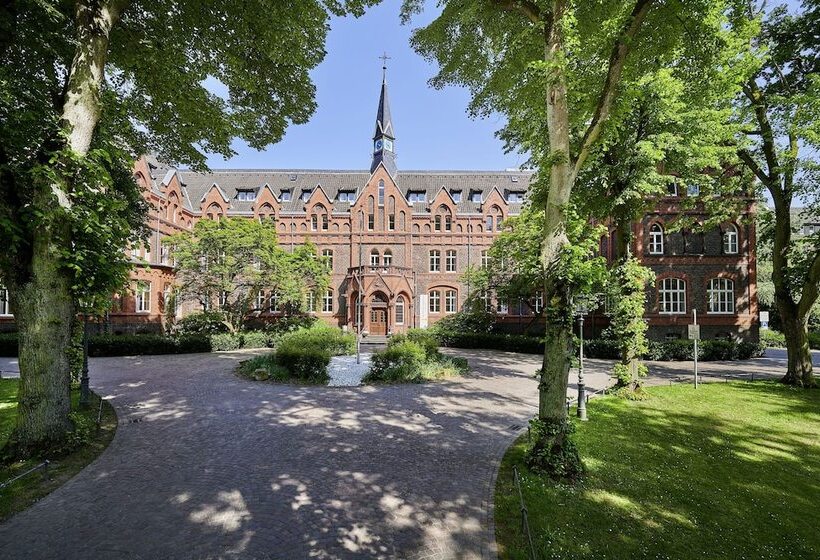 هتل Mutterhaus Düsseldorf