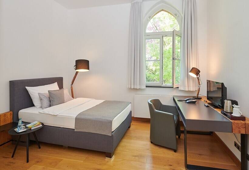 هتل Mutterhaus Düsseldorf