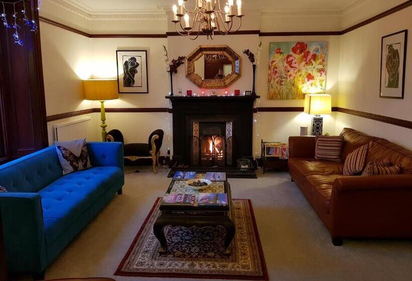 فندق Redhill House Brs Airport