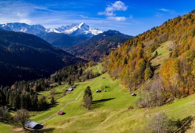 Отель Schloss Elmau Luxury Spa Retreat & Cultural Hideaway